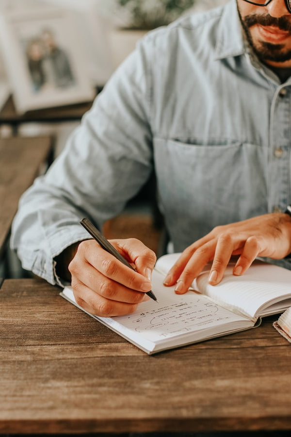 Pen and paper boosts memory more than smart devices: study